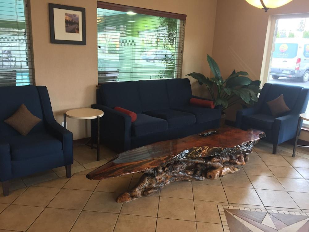 Comfort Inn & Suites-Portland Airport エクステリア 写真