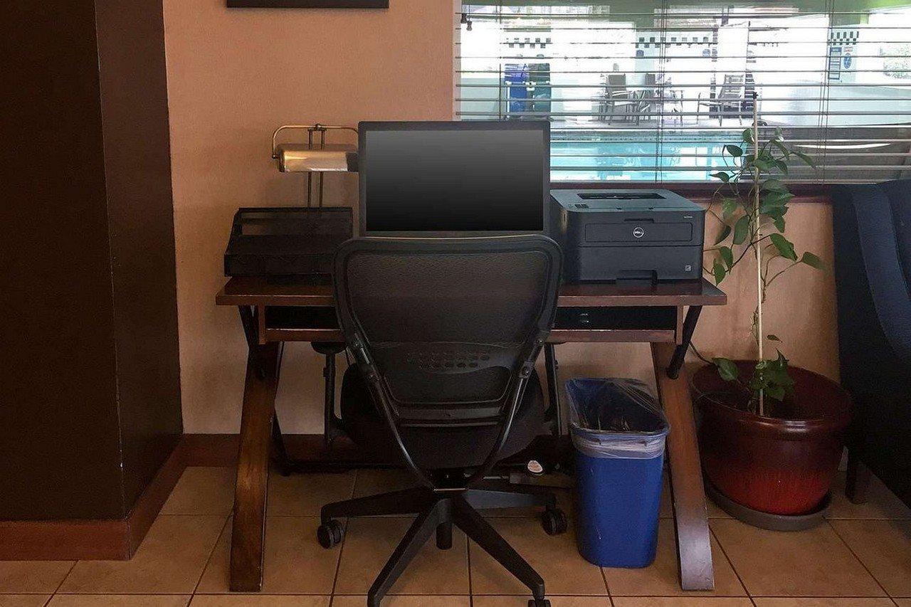 Comfort Inn & Suites-Portland Airport エクステリア 写真