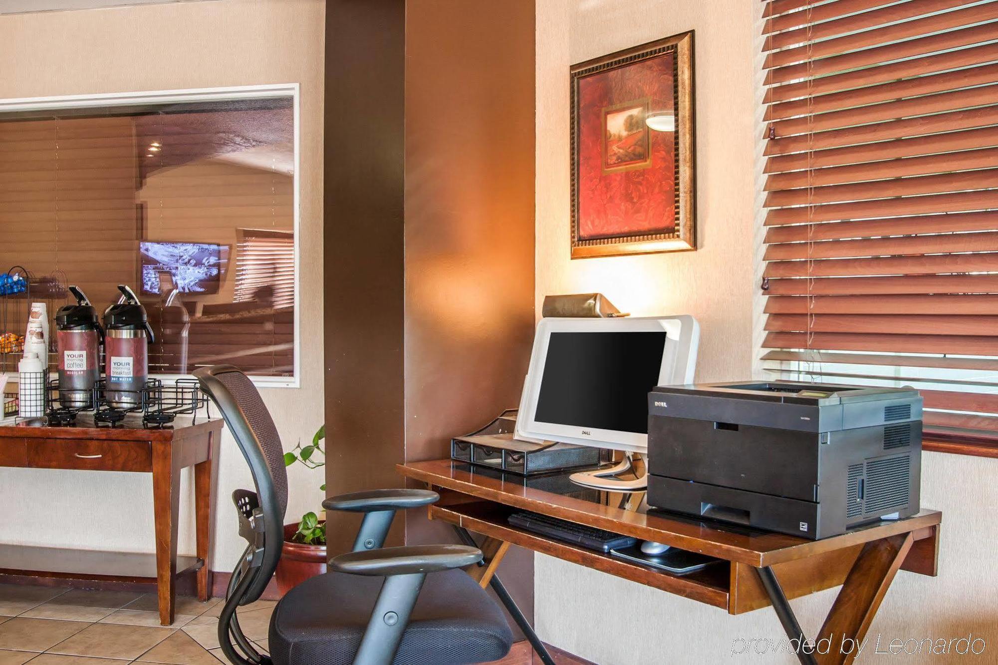 Comfort Inn & Suites-Portland Airport エクステリア 写真