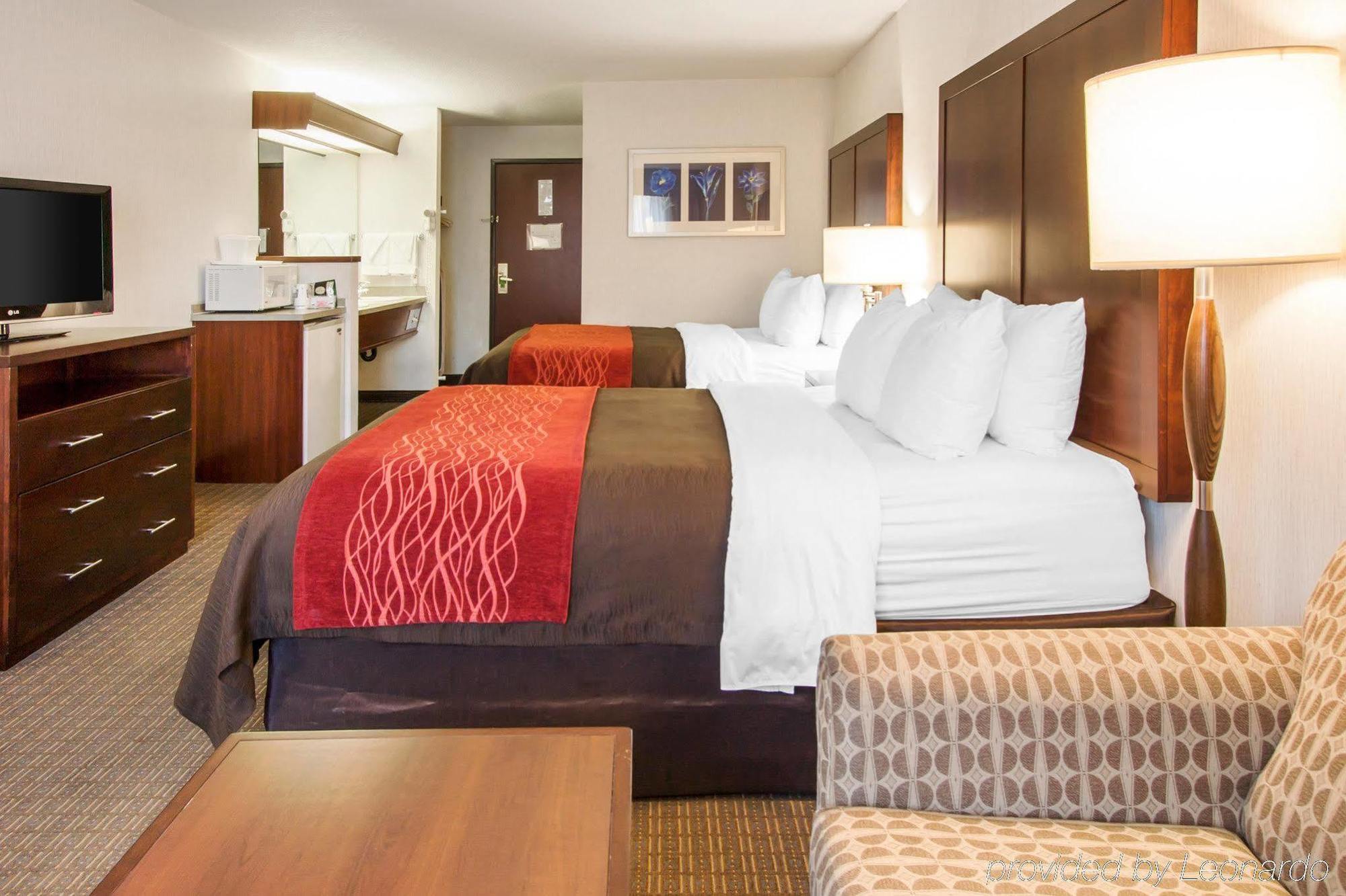 Comfort Inn & Suites-Portland Airport エクステリア 写真