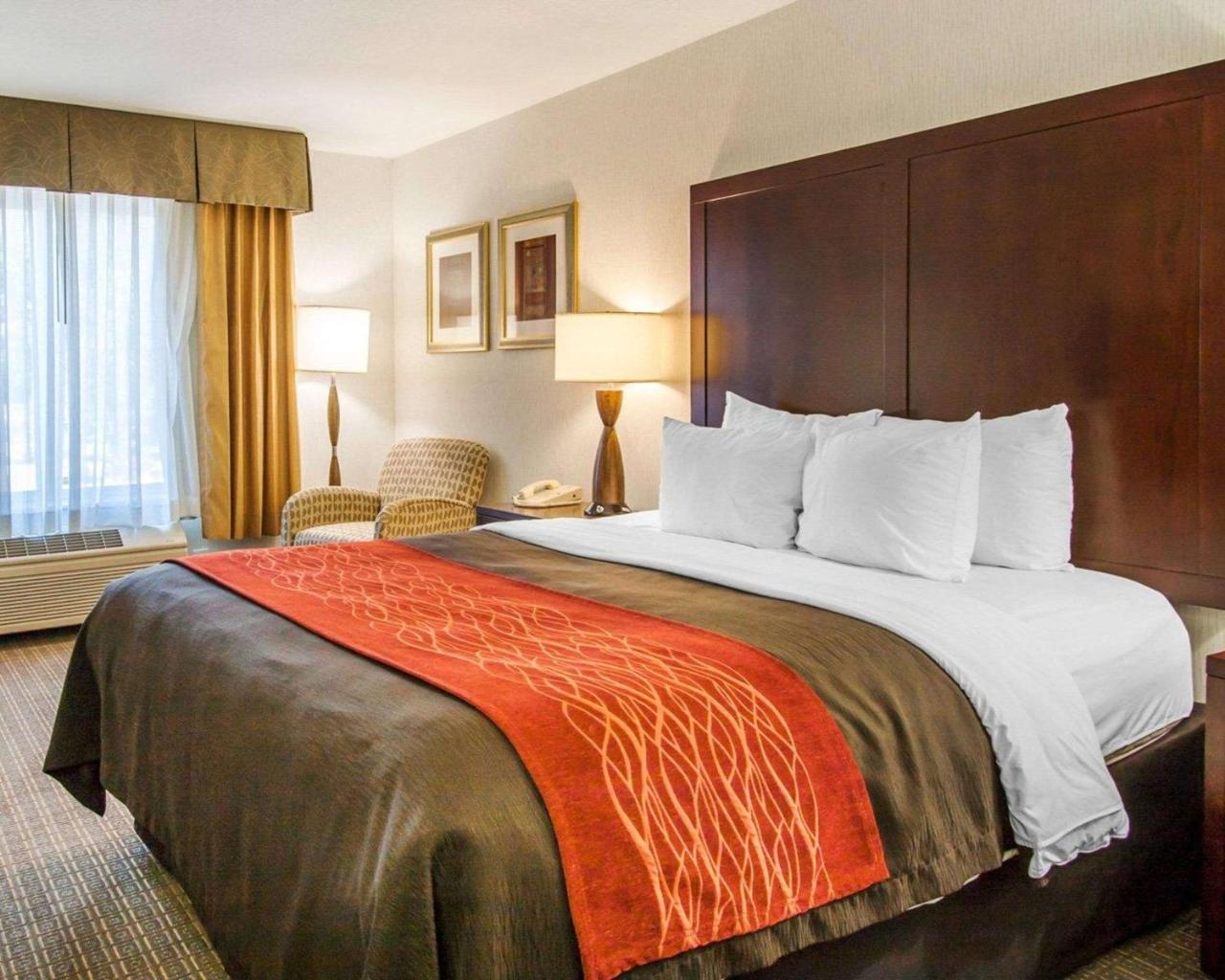Comfort Inn & Suites-Portland Airport エクステリア 写真