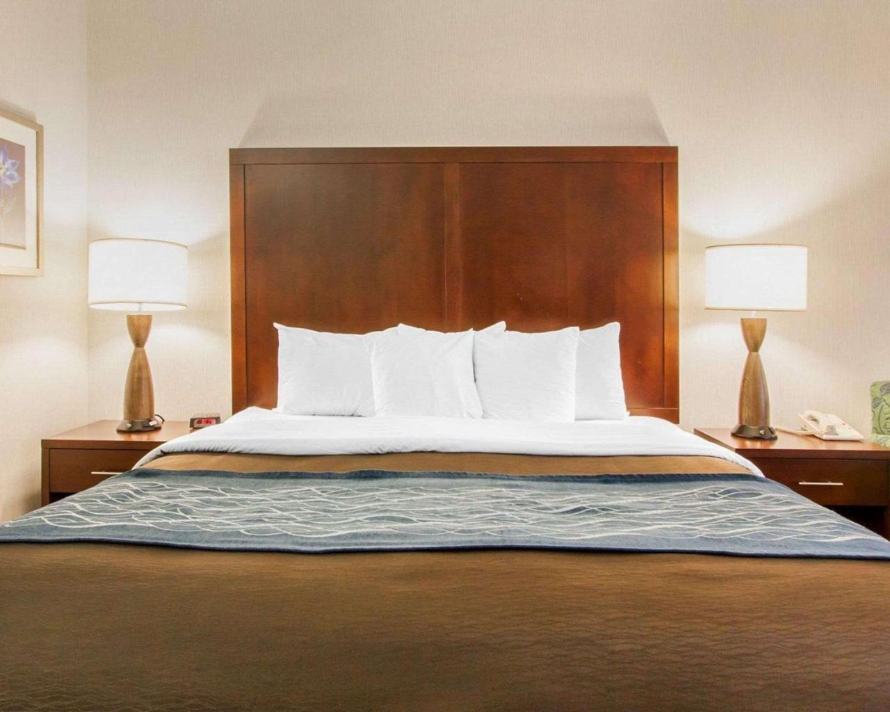 Comfort Inn & Suites-Portland Airport エクステリア 写真