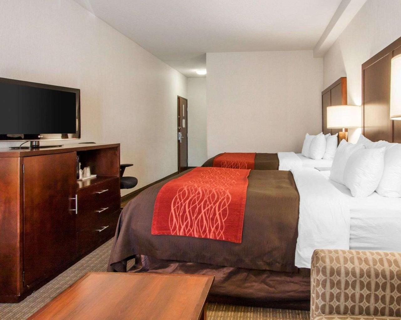 Comfort Inn & Suites-Portland Airport エクステリア 写真