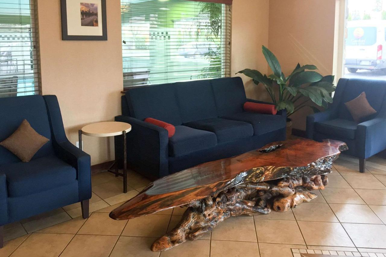 Comfort Inn & Suites-Portland Airport エクステリア 写真