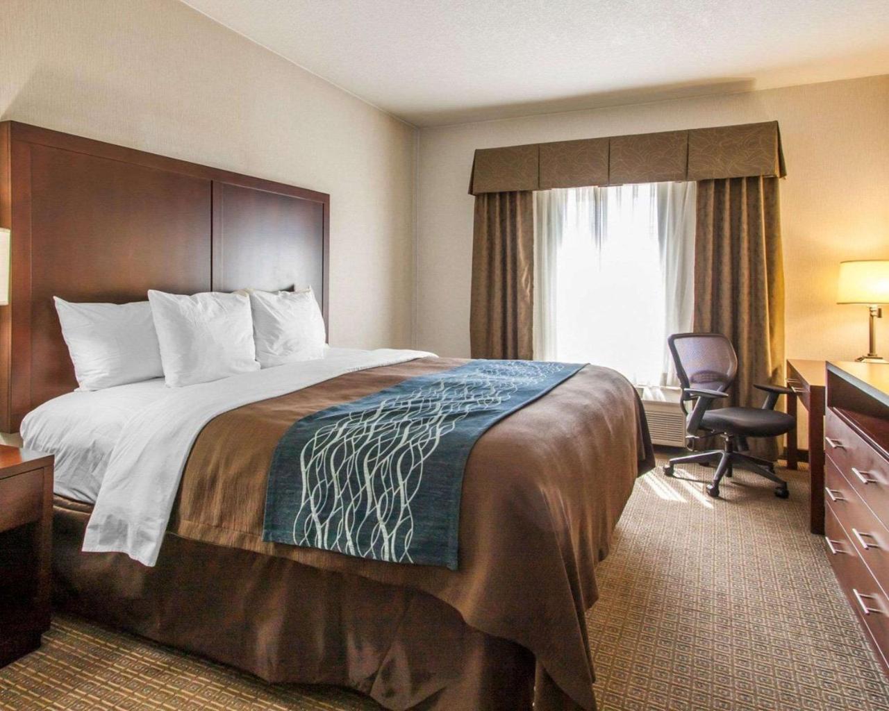 Comfort Inn & Suites-Portland Airport エクステリア 写真