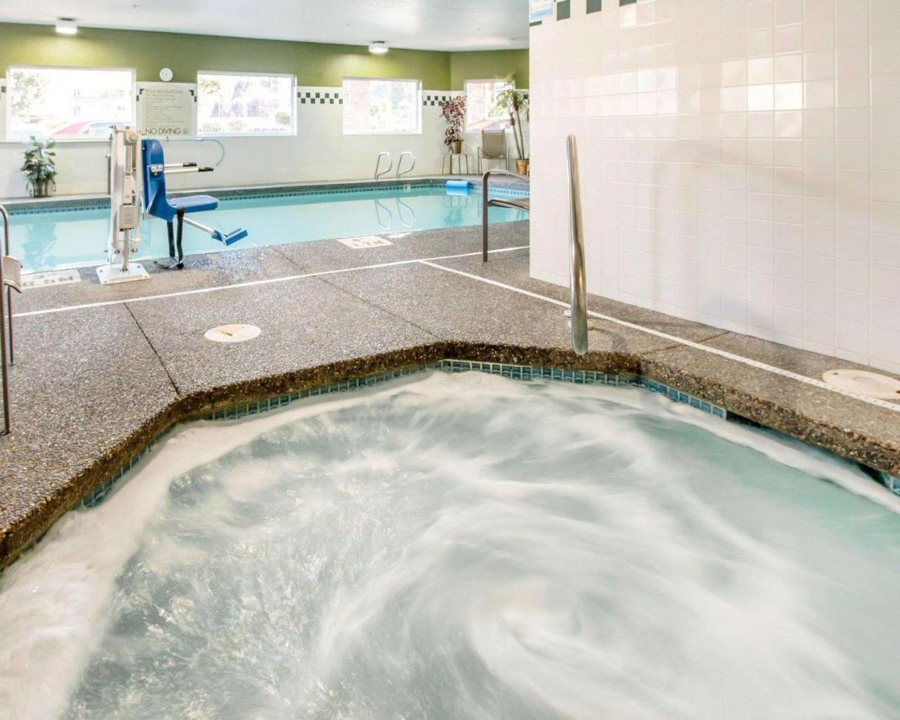 Comfort Inn & Suites-Portland Airport エクステリア 写真