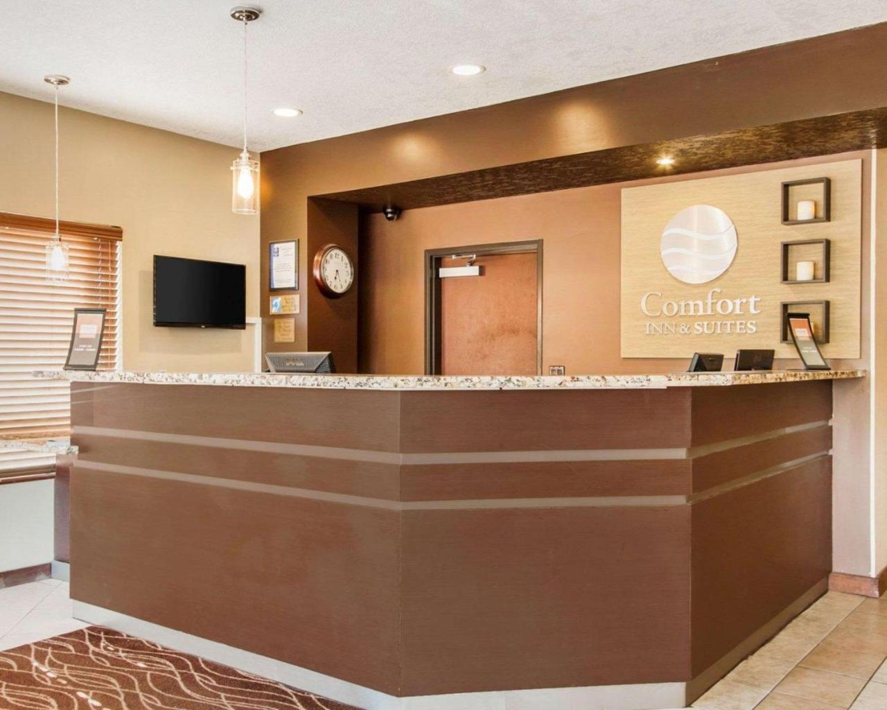 Comfort Inn & Suites-Portland Airport エクステリア 写真