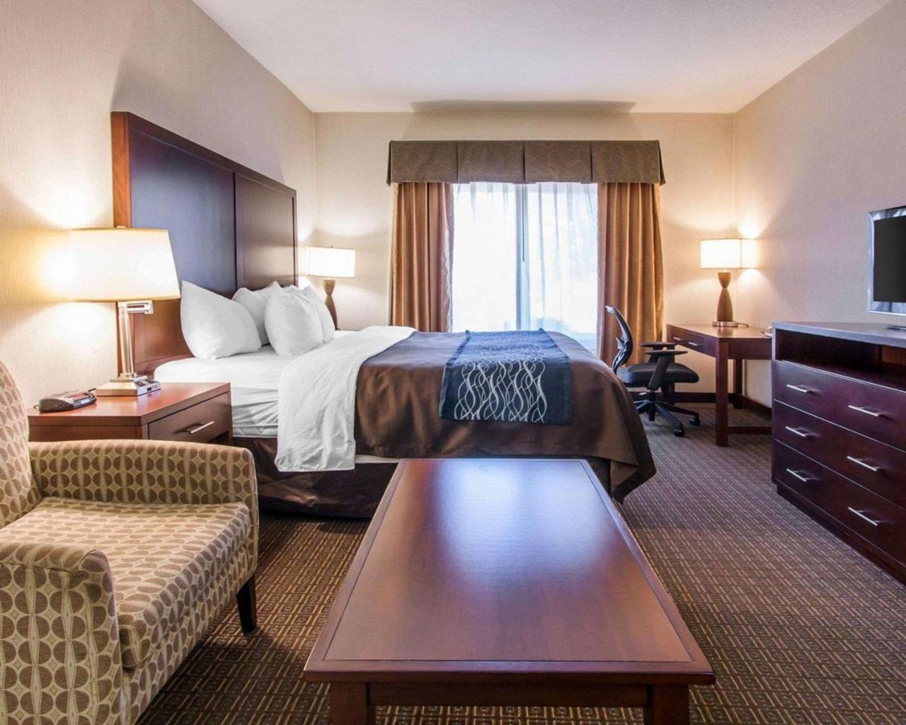 Comfort Inn & Suites-Portland Airport エクステリア 写真