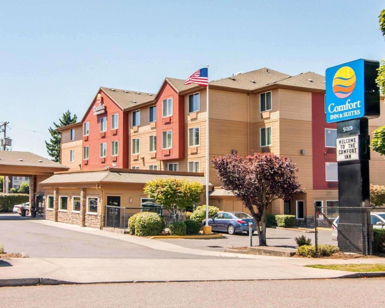 Comfort Inn & Suites-Portland Airport エクステリア 写真